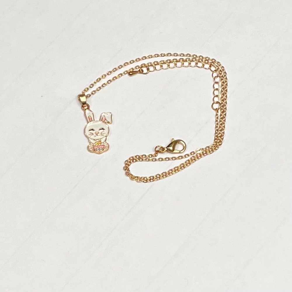 NWOT Adorable Bunny Necklace